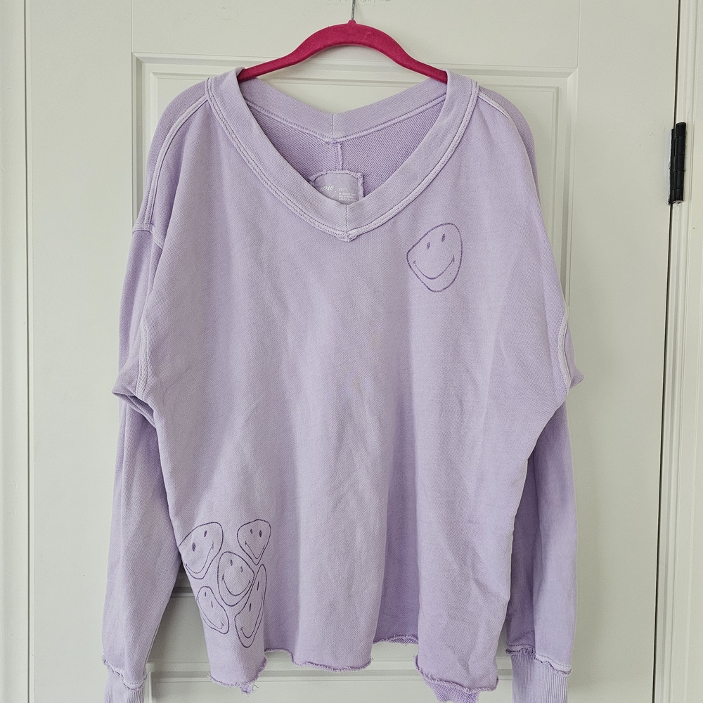 Aerie Wonder Lavender Smiley V-Neck Sweatshirt